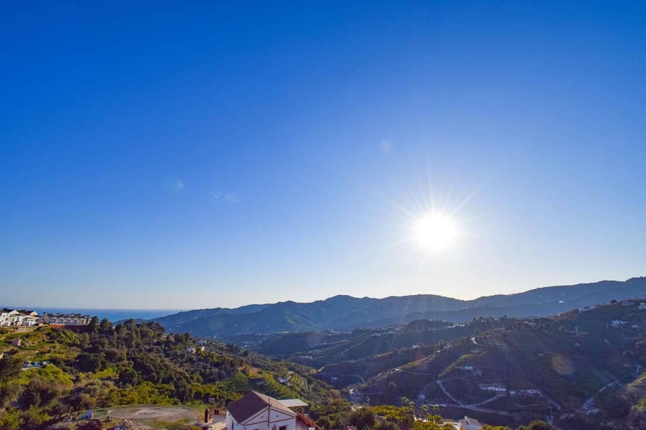 Casita Frigiliana - Stunning New Apartment With Views With Private Parking Space Exterior foto